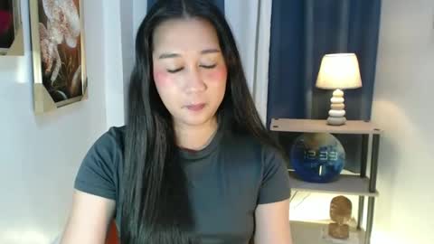 regine online show from April 21, 4:34 pm