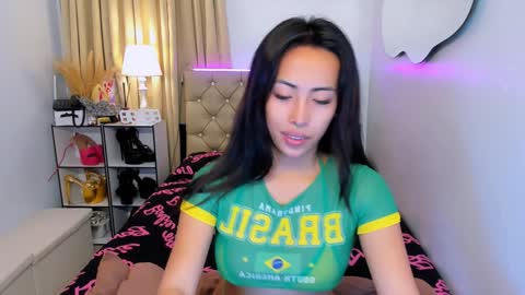 Snapshot of reighnempress chatting on February 26, 1:11 am reighnempress online show from February 26, 1:11 am