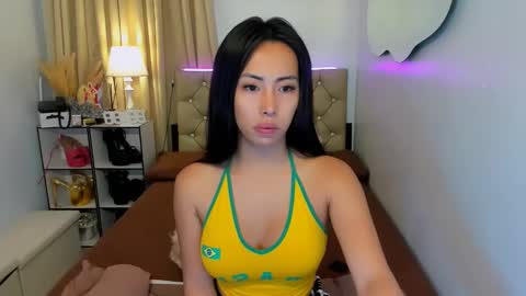 Snapshot of reighnempress chatting on March 6, 1:48 am reighnempress online show from March 6, 1:48 am