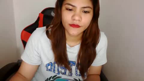 Snapshot of reign2525 chatting on February 22, 4:29 am reign2525 online show from February 22, 4:29 am