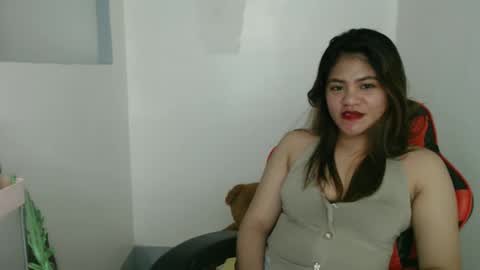 Snapshot of reign2525 chatting on March 10, 3:52 pm reign2525 online show from March 10, 3:52 pm