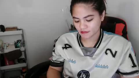 Snapshot of reign2525 chatting on September 14, 1:54 pm reign2525 online show from September 14, 1:54 pm