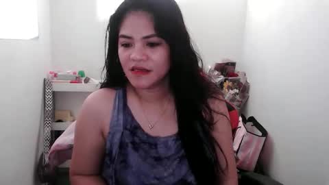 reign2525 online show from November 26, 7:53 am