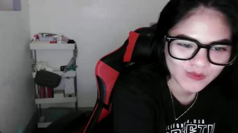 reign2525 online show from December 16, 1:38 pm