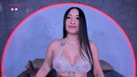 reiinachloe online show from November 26, 5:14 pm