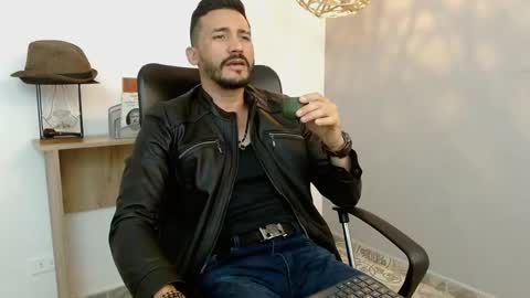   REIKO  online show from February 15, 8:01 pm