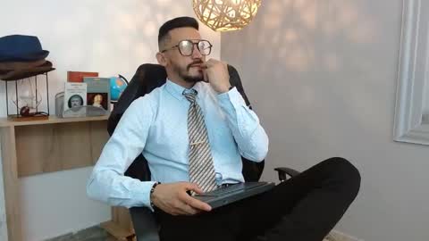   REIKO  online show from February 22, 7:58 pm