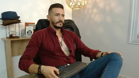   REIKO  online show from February 25, 8:19 pm