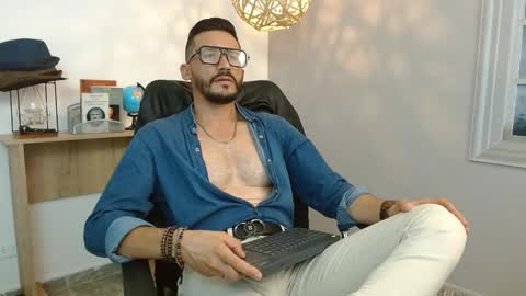   REIKO  online show from February 26, 9:27 pm