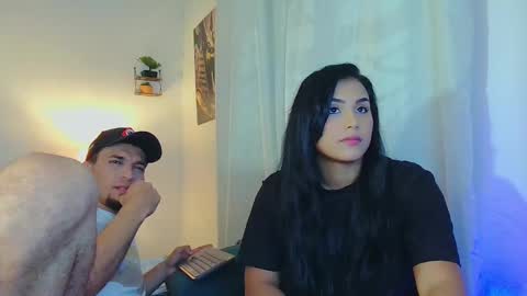 Snapshot of reina_paola chatting on December 13, 1:59 am paola online show from December 13, 1:59 am