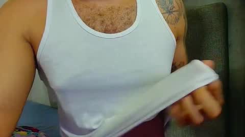 Snapshot of reina_paola chatting on October 5, 4:00 am paola online show from October 5, 4:00 am