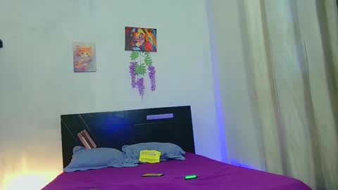 Snapshot of reina_paola chatting on October 28, 1:14 pm paola online show from October 28, 1:14 pm