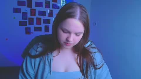 Reina online show from March 7, 6:43 am