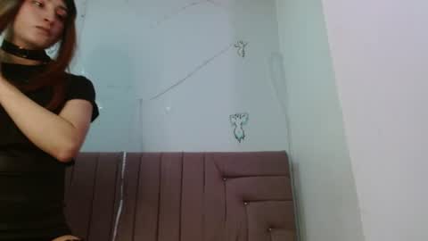 Snapshot of reiv_femboy chatting on June 19, 4:06 am reiv_femboy online show from June 19, 4:06 am