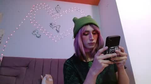 Snapshot of reiv_femboy chatting on July 16, 3:45 am reiv_femboy online show from July 16, 3:45 am