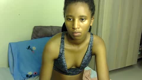 Snapshot of rellings_maya chatting on January 17, 5:53 am rellings-maya online show from January 17, 5:53 am