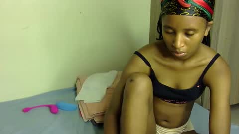 Snapshot of rellings_maya chatting on January 24, 3:11 am rellings-maya online show from January 24, 3:11 am