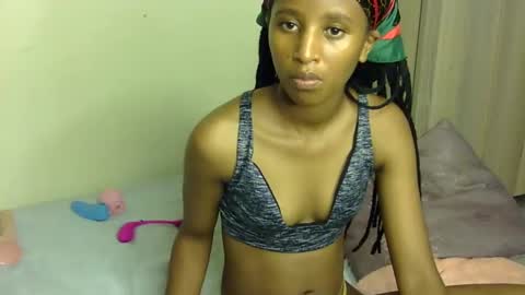 Snapshot of rellings_maya chatting on January 25, 2:36 pm rellings-maya online show from January 25, 2:36 pm