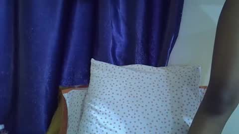 Snapshot of rellings_maya chatting on October 4, 7:06 am rellings-maya online show from October 4, 7:06 am