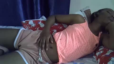 Snapshot of rellings_maya chatting on October 5, 7:56 pm rellings-maya online show from October 5, 7:56 pm