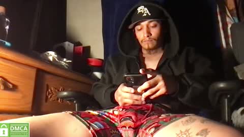 Snapshot of remi_d33 chatting on January 1, 9:39 am Remi D online show from January 1, 9:39 am