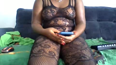 Snapshot of remmy_luna chatting on June 17, 11:45 am Remmy luna online show from June 17, 11:45 am