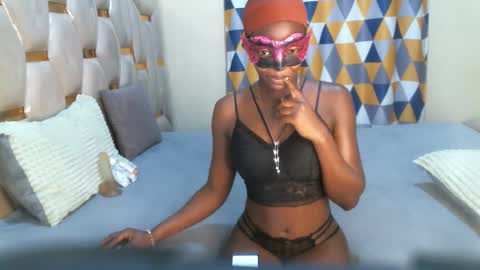 remmyqueen online show from April 21, 9:06 pm