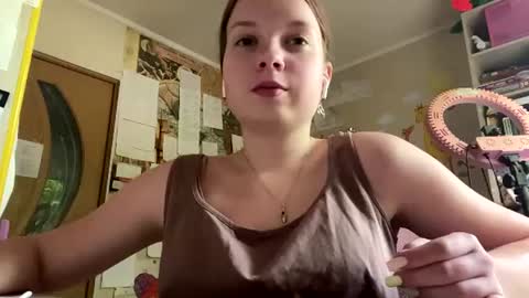 Snapshot of renaeorabuena chatting on June 18, 9:14 am Annabel online show from June 18, 9:14 am