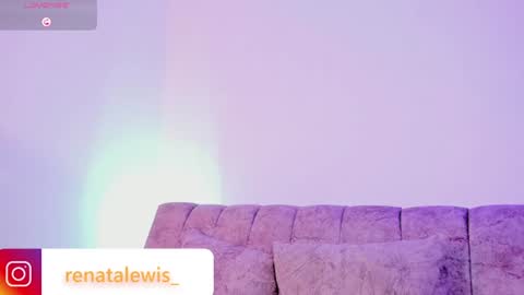 Snapshot of renata_lewis23 chatting on July 20, 10:39 am renata_lewis23 online show from July 20, 10:39 am