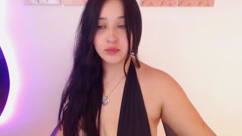 Snapshot of renata_ruiz chatting on December 7, 7:38 am online show from December 7, 7:38 am