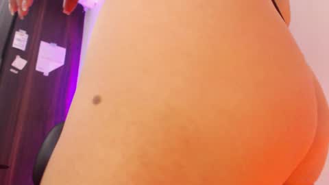 Snapshot of renata_ruiz chatting on January 17, 8:13 am online show from January 17, 8:13 am