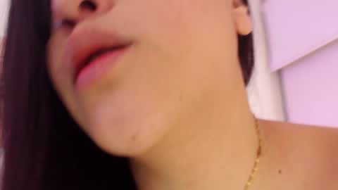 Snapshot of renata_ruiz chatting on January 19, 7:15 am online show from January 19, 7:15 am