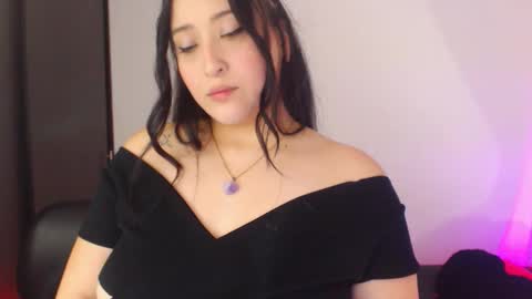 Snapshot of renata_ruiz chatting on November 21, 3:16 am online show from November 21, 3:16 am