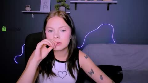 Snapshot of renata_sweety chatting on September 22, 1:24 pm renata_sweety online show from September 22, 1:24 pm