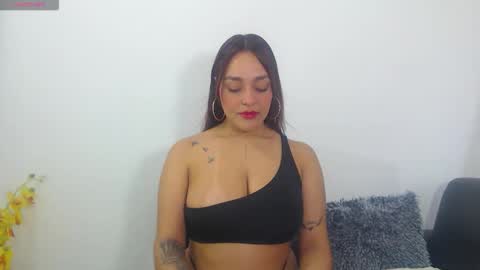 renatabrownn28 online show from April 20, 2:42 pm