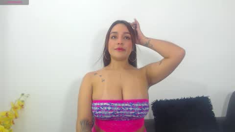 renatabrownn28 online show from April 23, 3:52 am