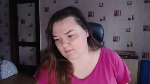 renataoia online show from December 7, 12:13 pm