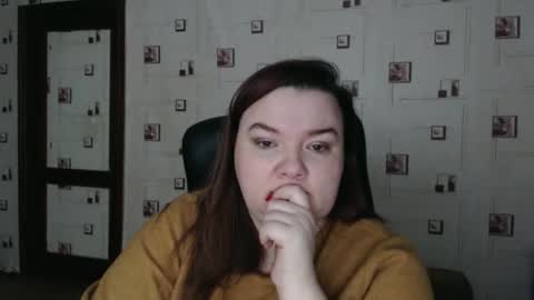 renataoia online show from February 18, 6:59 pm