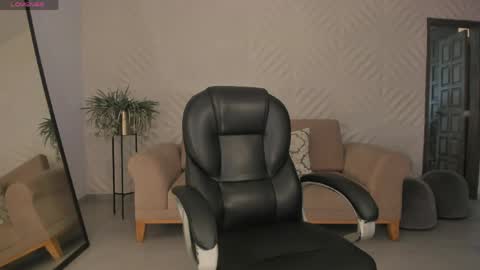 Renata Reyes online show from March 29, 5:35 pm