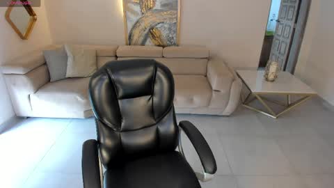 Renata Reyes online show from April 5, 5:10 pm