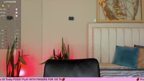 Snapshot of renataruiz_rr chatting on March 3, 3:09 pm      online show from March 3, 3:09 pm