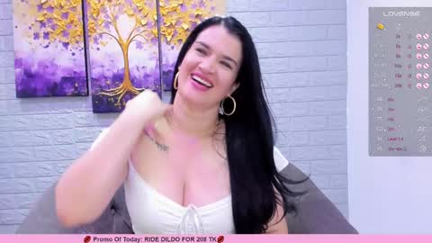 Snapshot of renataruiz_rr chatting on March 6, 6:16 pm      online show from March 6, 6:16 pm