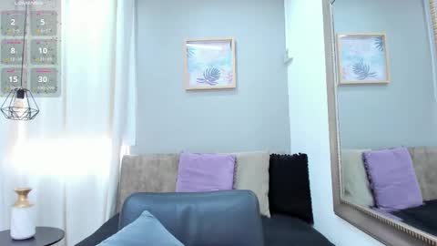 Snapshot of renataruiz_rr chatting on March 8, 3:13 pm      online show from March 8, 3:13 pm