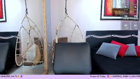Snapshot of renataruiz_rr chatting on June 24, 12:04 pm online show from June 24, 12:04 pm