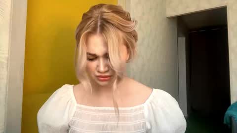 Kira online show from October 24, 9:06 am