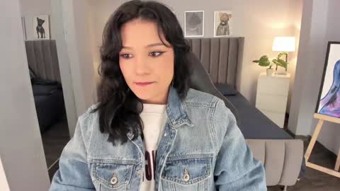 Renee Shelby online show from December 2, 11:07 pm