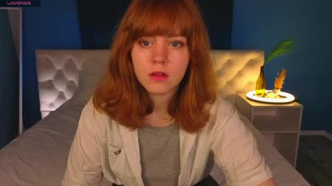 reneefoxy_ online show from June 7, 12:59 am