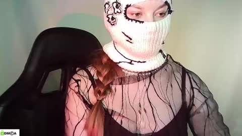 Snapshot of renesme_lusilia chatting on May 18, 4:07 am Renesme White Im here from Monday to Friday online show from May 18, 4:07 am