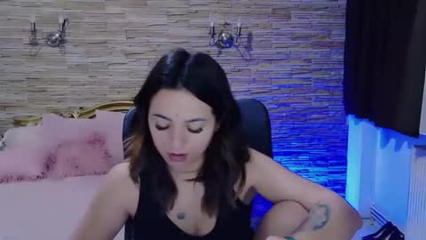 renesmesweet online show from December 15, 8:30 am