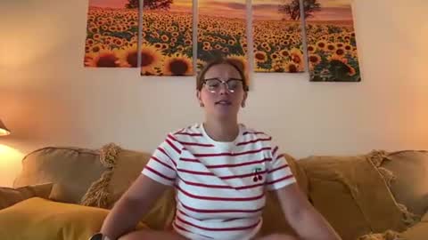 Snapshot of renimoonxo chatting on July 4, 12:44 pm renimoonxo online show from July 4, 12:44 pm
